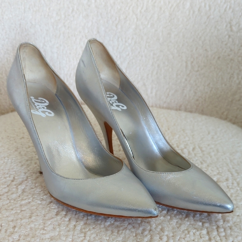 Dolce & Gabbana Silver Metallic Women's Heels - Picture 1 of 11